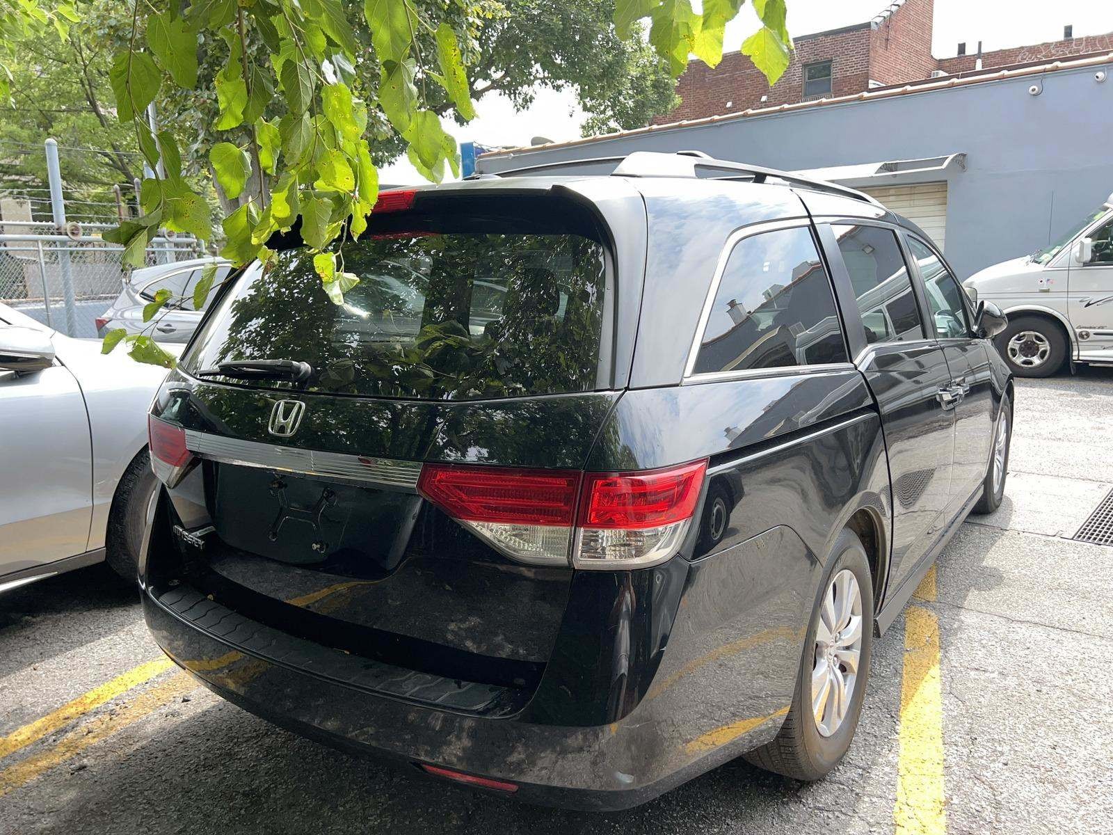 2015 honda odyssey, sunroof leather seats, utility vehicle for sale at good price photo 4