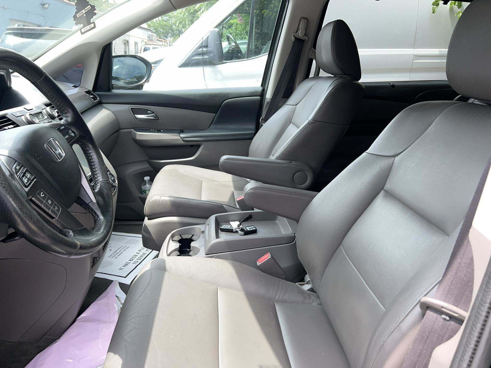 2015 honda odyssey, sunroof leather seats, utility vehicle for sale at good price photo 7
