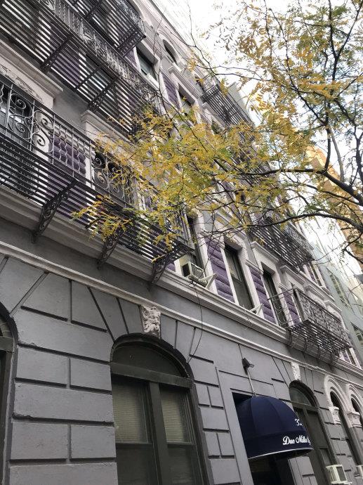 纽约曼哈顿中城 两室一厅公寓2700/月包水暖