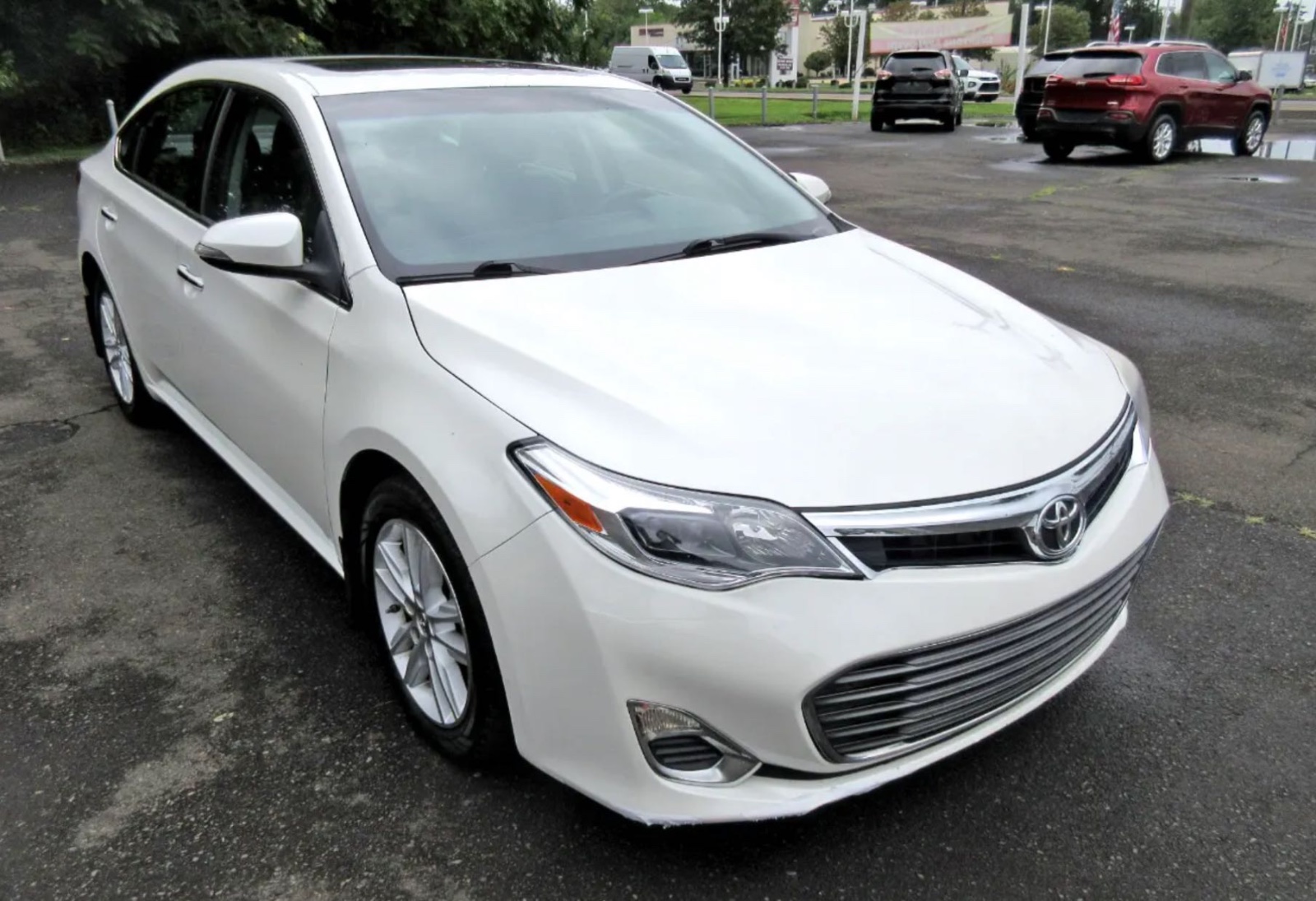 2013 Toyota Avalon XLE Premium priced at 11,900