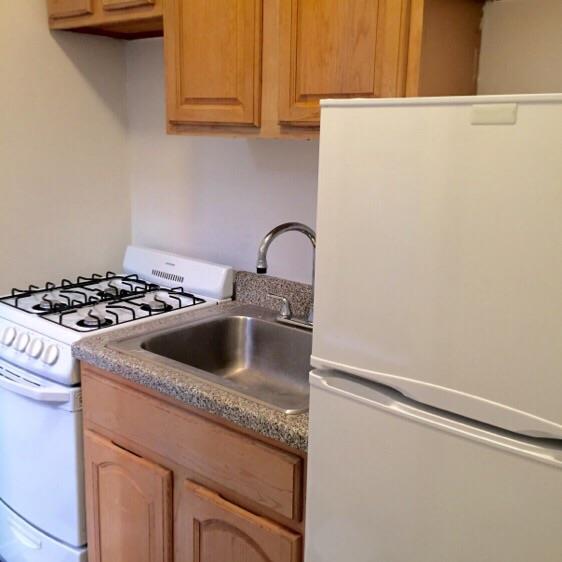 纽约曼哈顿中城一室一厅公寓2000月包水暖煤