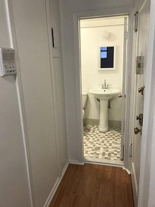 纽约曼哈顿上东区统舱公寓出租2100/月