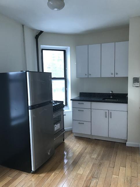 纽约曼哈顿中城一室一厅出租_2200月包水暖