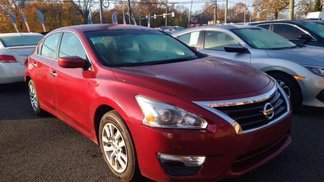 2013 Nissan Altima priced at 8,500