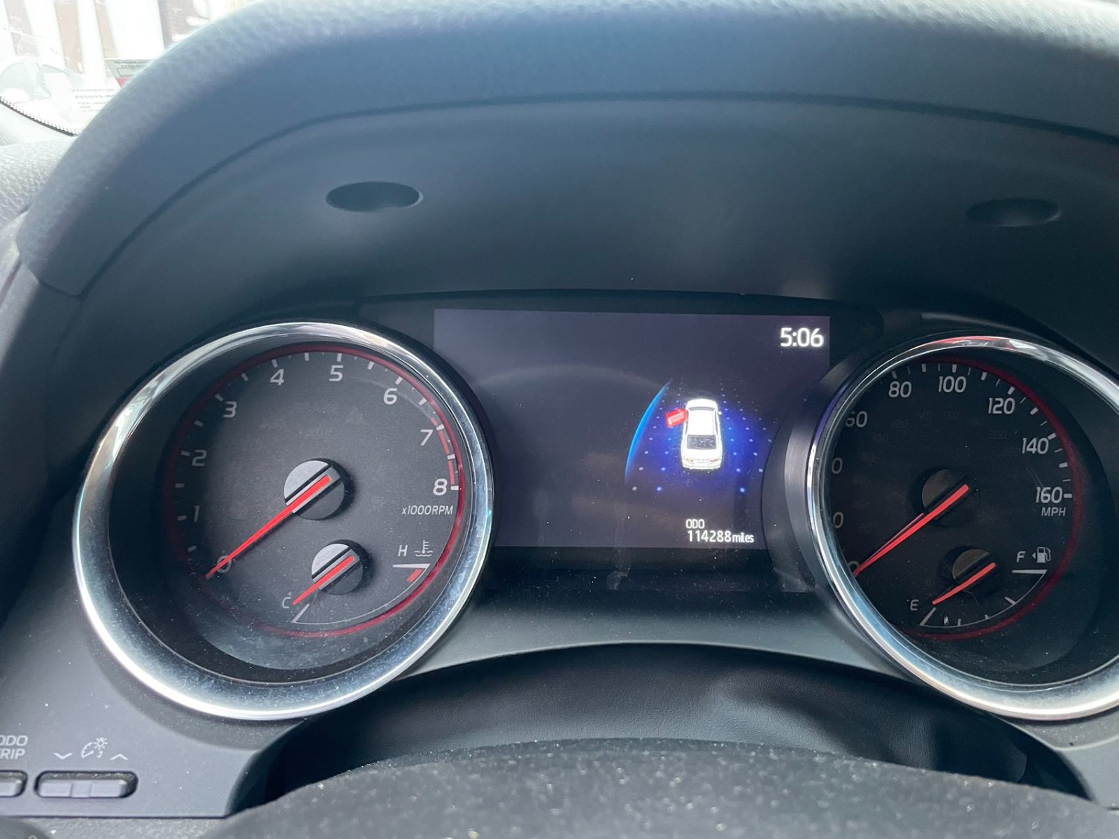 2019 Toyota Camry XSE, panoramic sunroof, leather seats, heated seats. One owner has no accidents photo 5