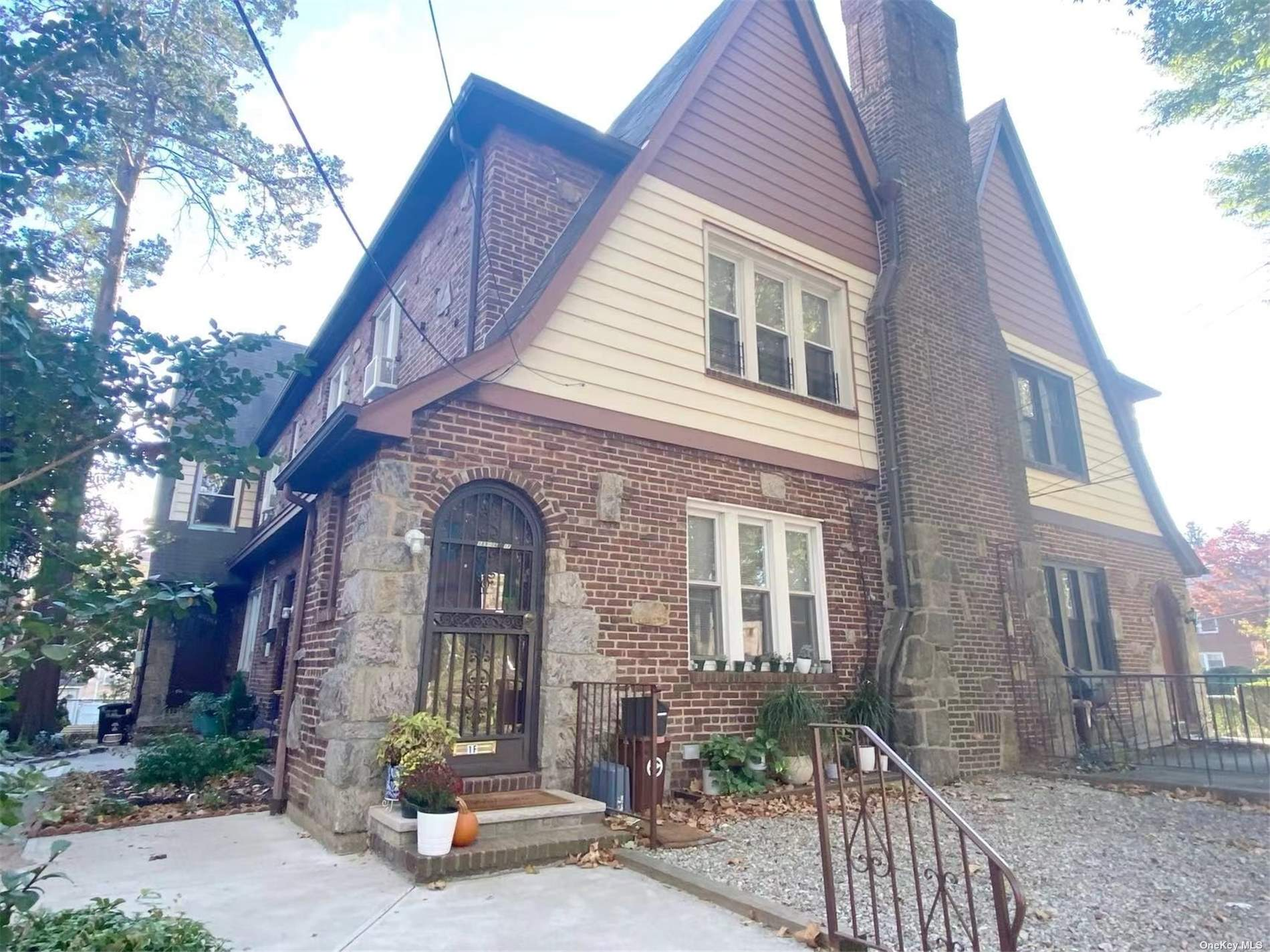 投资自住佳选，法拉盛多家庭