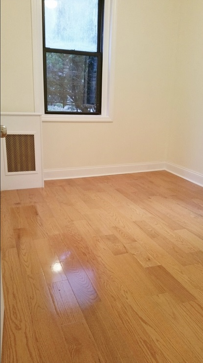 纽约市皇后区Astoria 女生单间950月包水暖气煤电