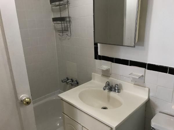 纽约曼哈顿中城大统舱公寓2000/月