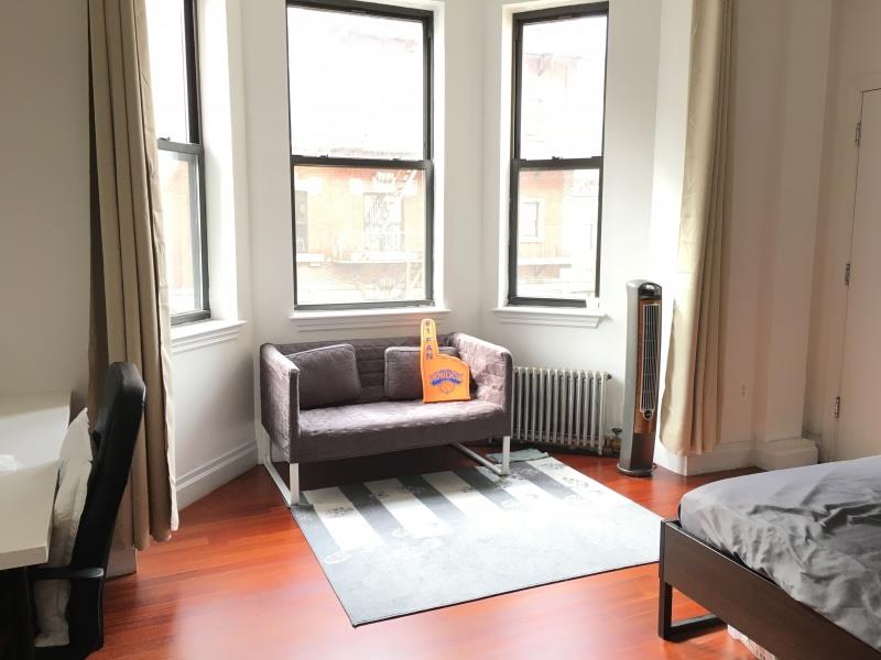 Woodside三室一厅 一间温馨卧室出租