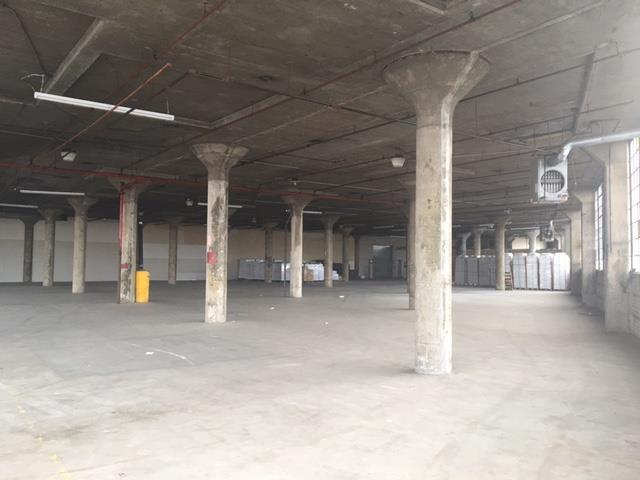 Grand Ave-Flushing Ave万余尺仓库直租