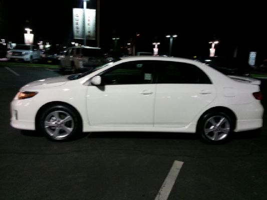 完好一手新车2013 Toyota Corolla S 仅1000迈