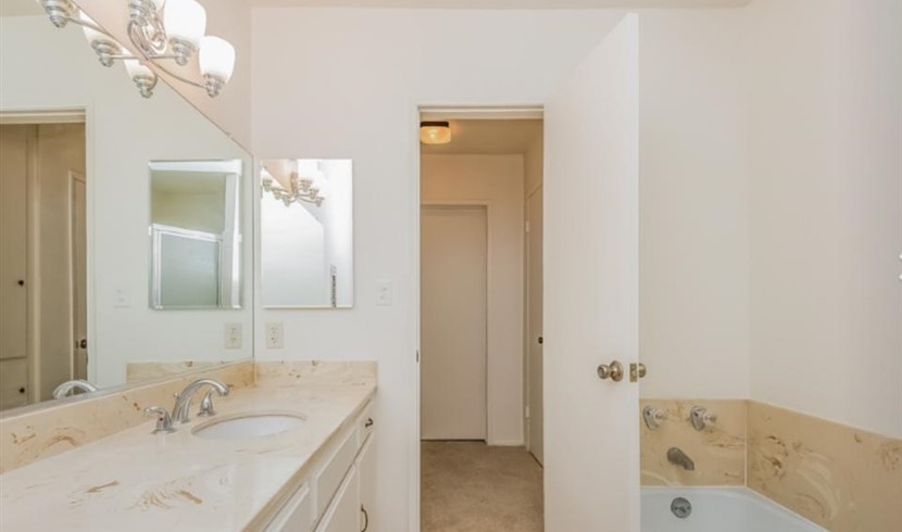 鄰近UCLA,宽敞明亮1B/1B出售 图片 6