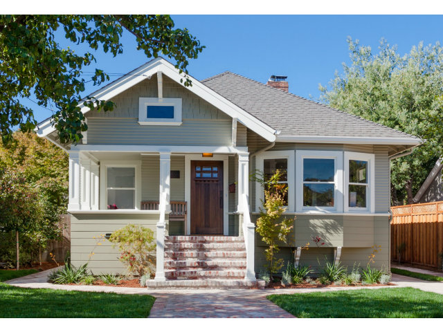 Burlingame Residences with All the Conveniences photo 1