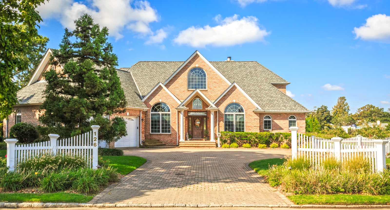 Babylon-Waterfront Colonial