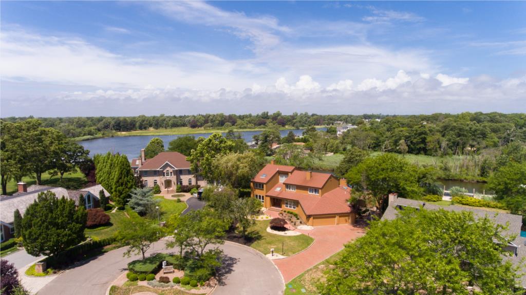 Waterfront in THE MOORINGS