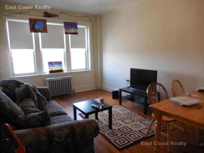 【Brighton】Commonwealth Ave免中介费三居室公寓出租