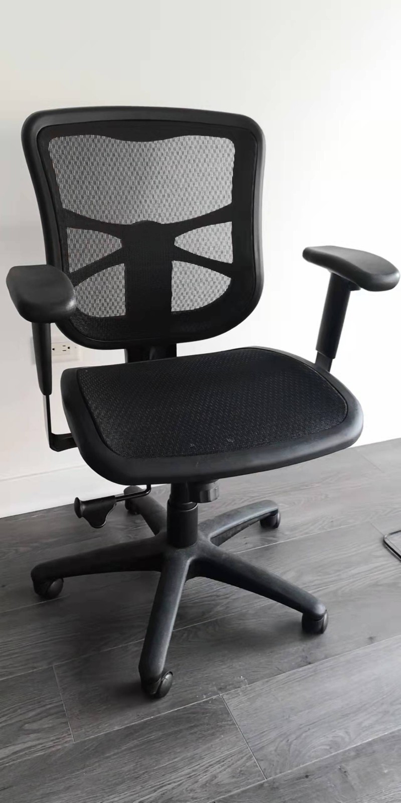 搬家3折甩卖：办公椅，落地灯，物架 [架子]