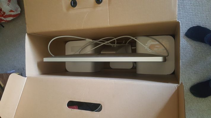 Apple MC914LLB 27inch Thunderbolt Display Apple 27-inch display photo 4