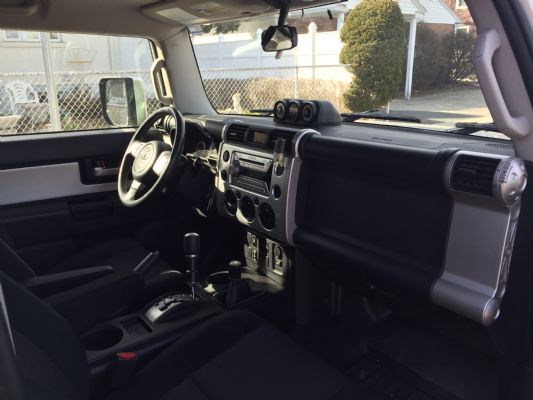 The lowest price on the market Toyota FJ Cruiser 07 model with low mileage photo 4