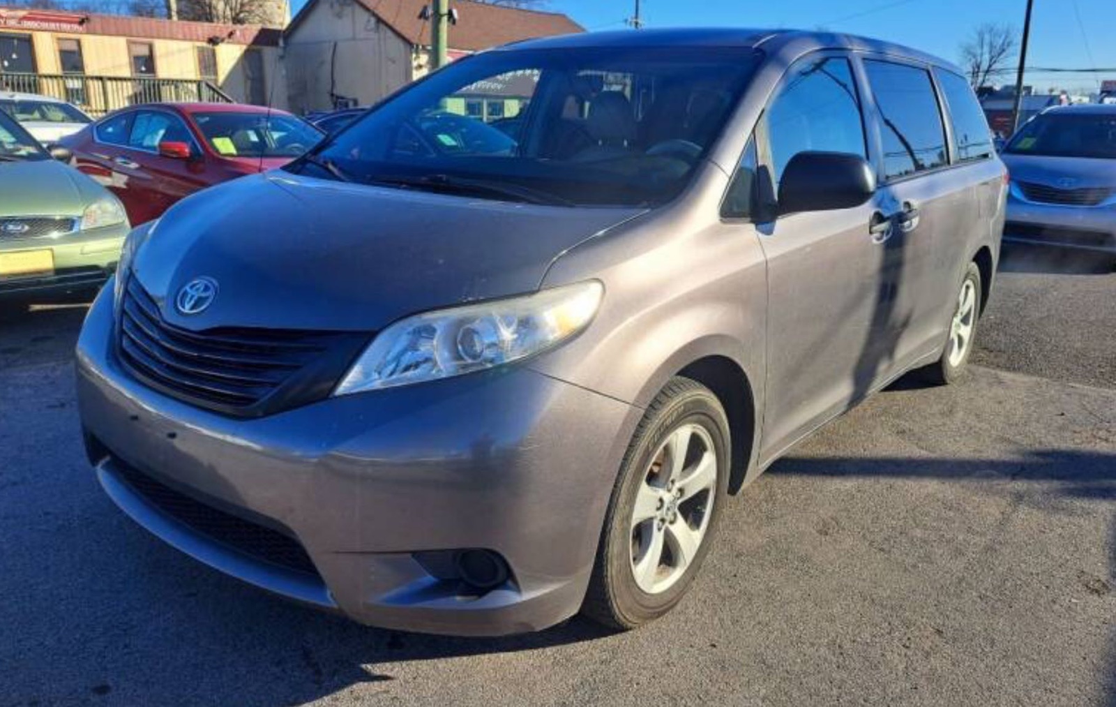 2014 Toyota Sienna Toyota seven-seater priced at 15,950