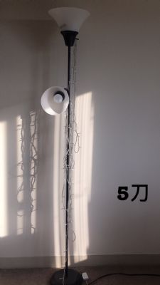 坐标 umass harbor point 卖二手Queen size 带床架 床垫 床 价格实惠