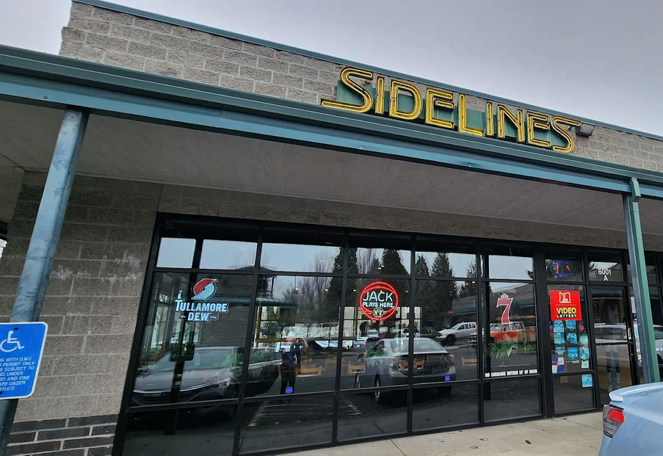 Sidelines Restaurant & Sports Bar