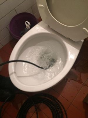 路路通下水道水管疏通公司,不通绝不收费！