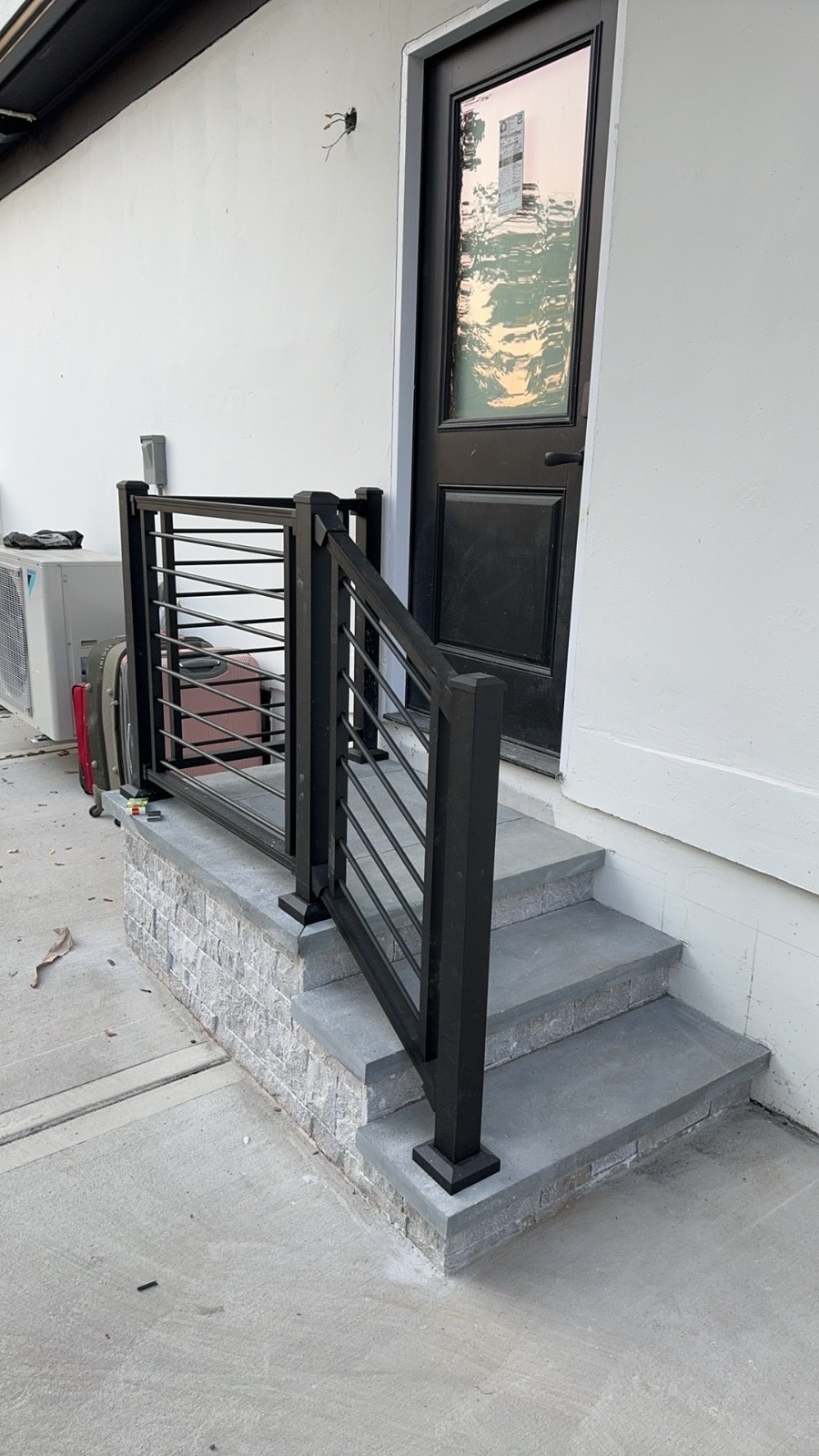 门窗安装公司 多年安装更换门窗经验