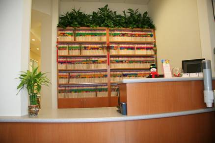 毛有群牙醫博士