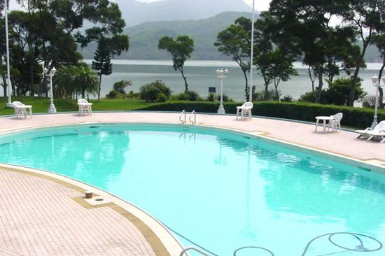 利比那泳池服務