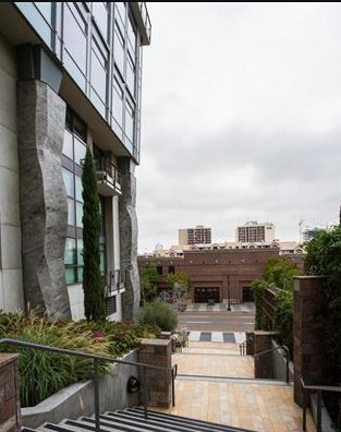 加州圣地亚哥Renaissance公寓出售