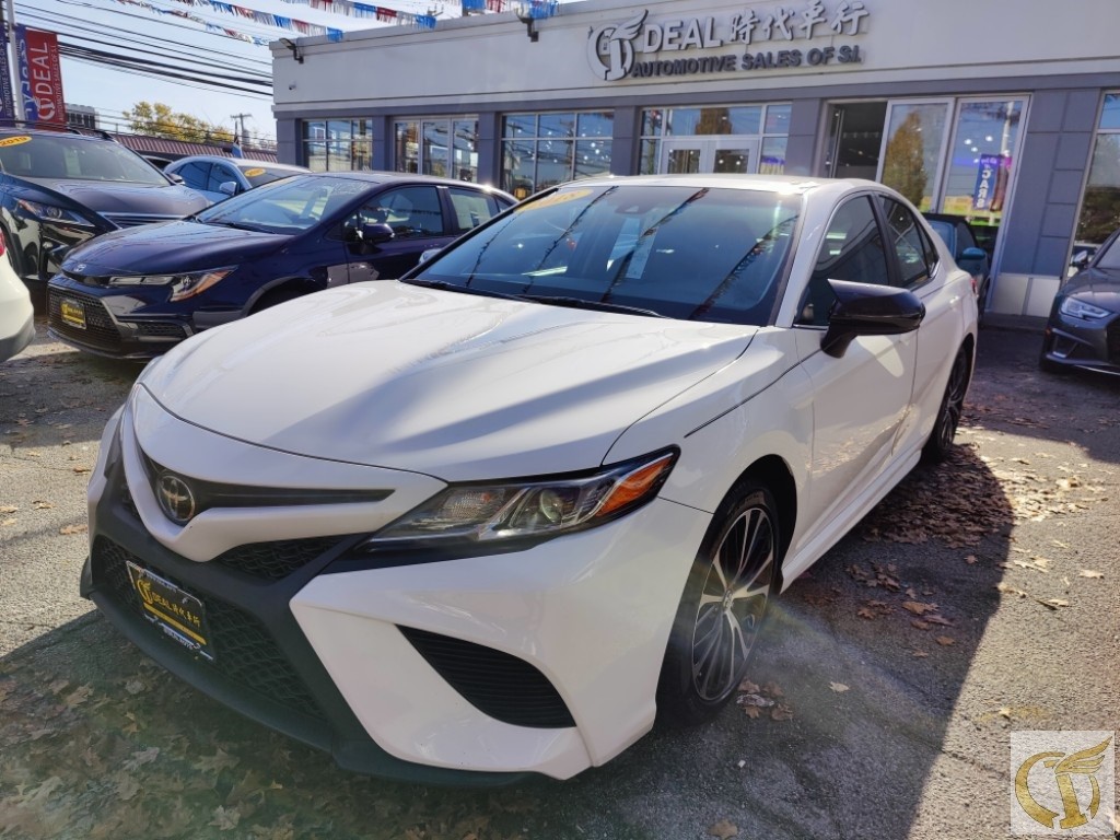 2018 TOYOTA CAMRY SE