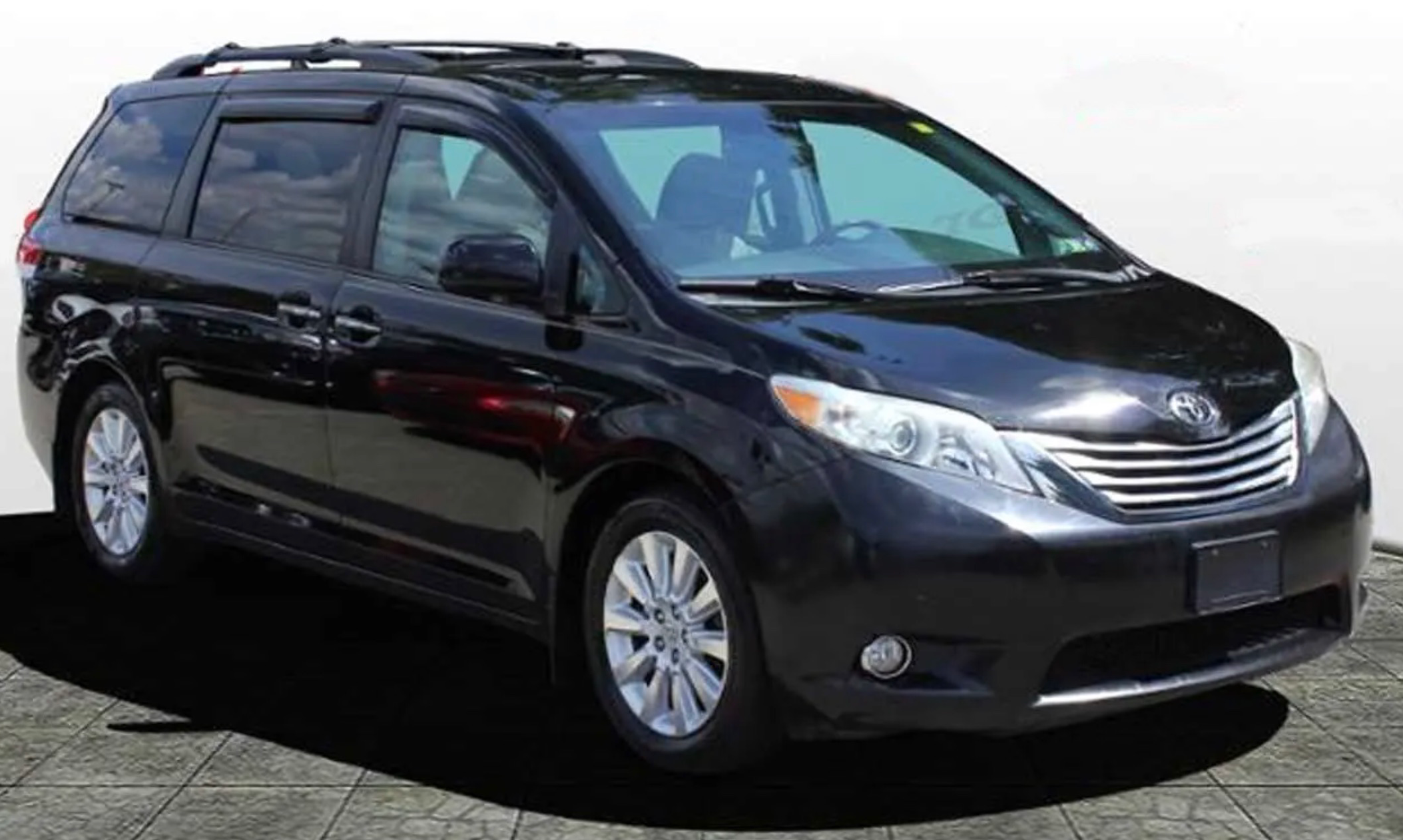 2011 Toyota Sienna LE Toyota seven-seater priced at 11,850