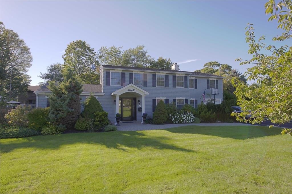 West Islip Sequams Colony Colonial