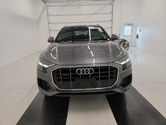 2019 Audi Q8 looks beautiful