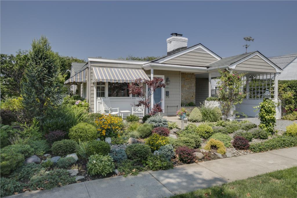 Fabulous Beach Style Ranch