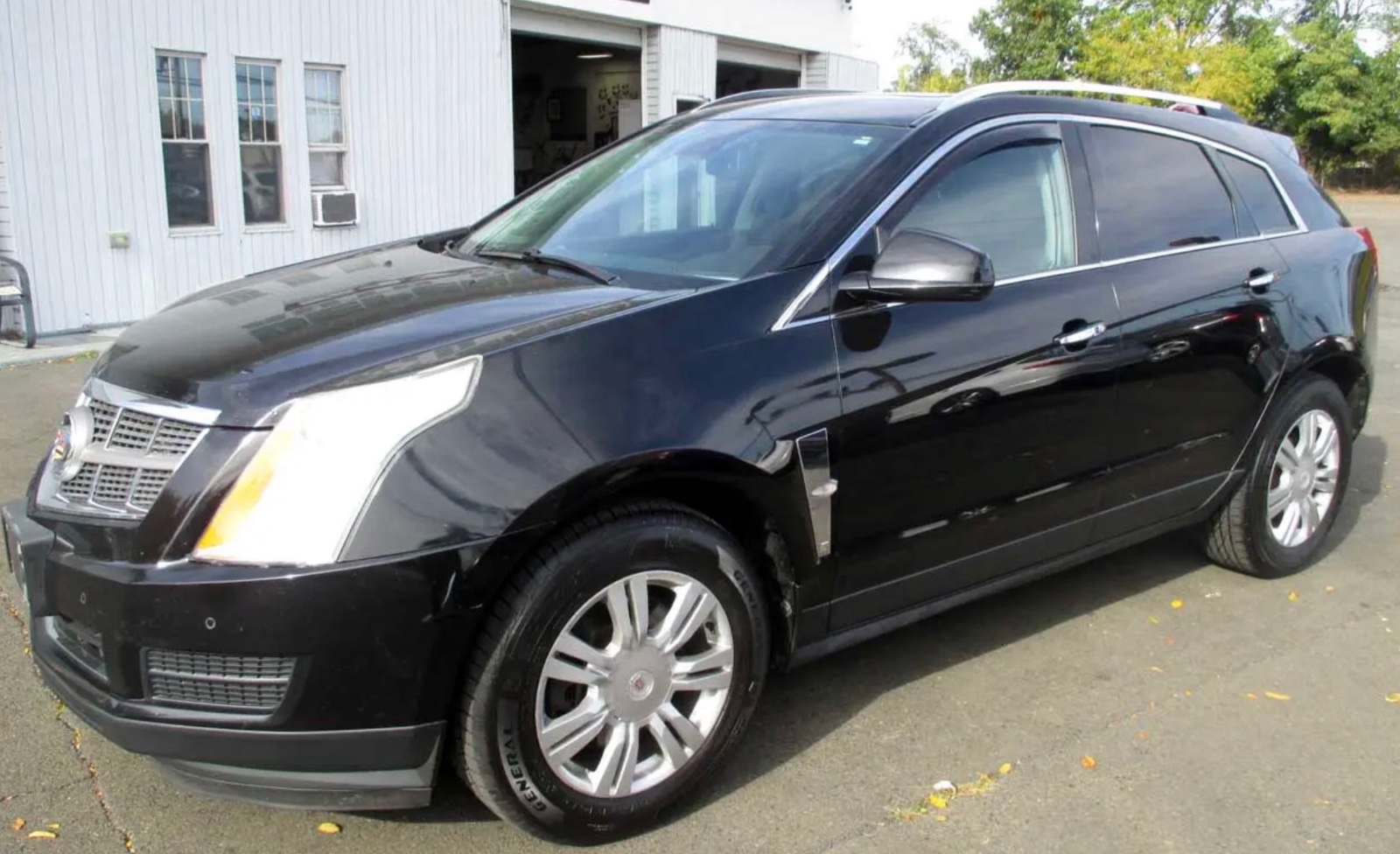 2011 Cadillac SRX AWD Luxury Collection priced at 9800