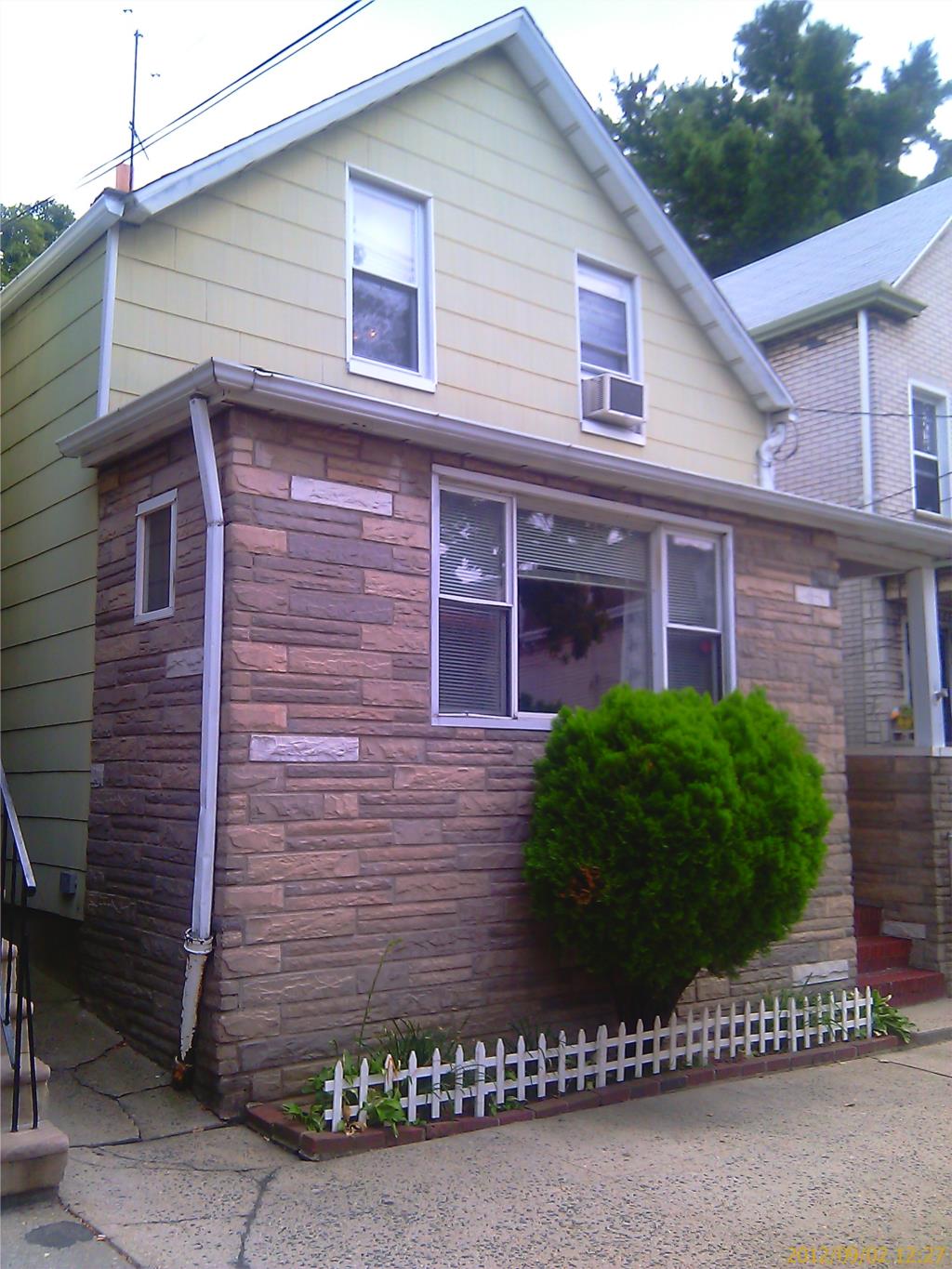 自售大學點獨立2家庭 HOUSE