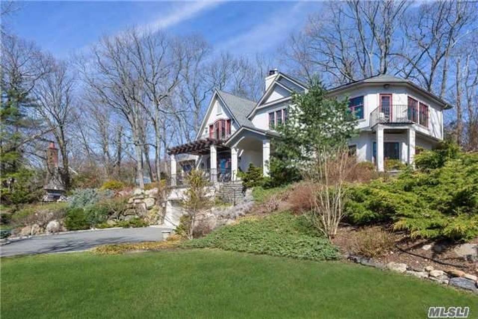 9 Creek Rd Bayville, NY 11709