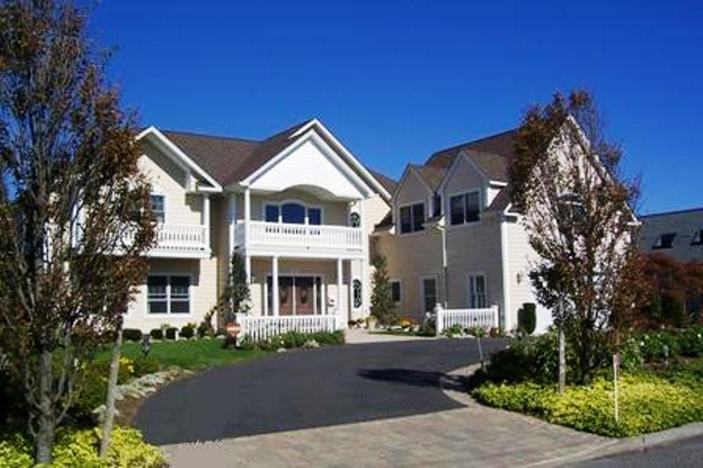 Waterfront Colonial in Paradise Point Babylon New