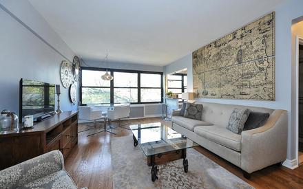 Beautiful Apt w Immediate Parking - Close to All