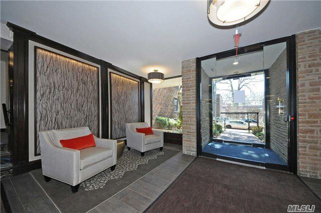 Great Neck - Large Corner Apt w Terrace