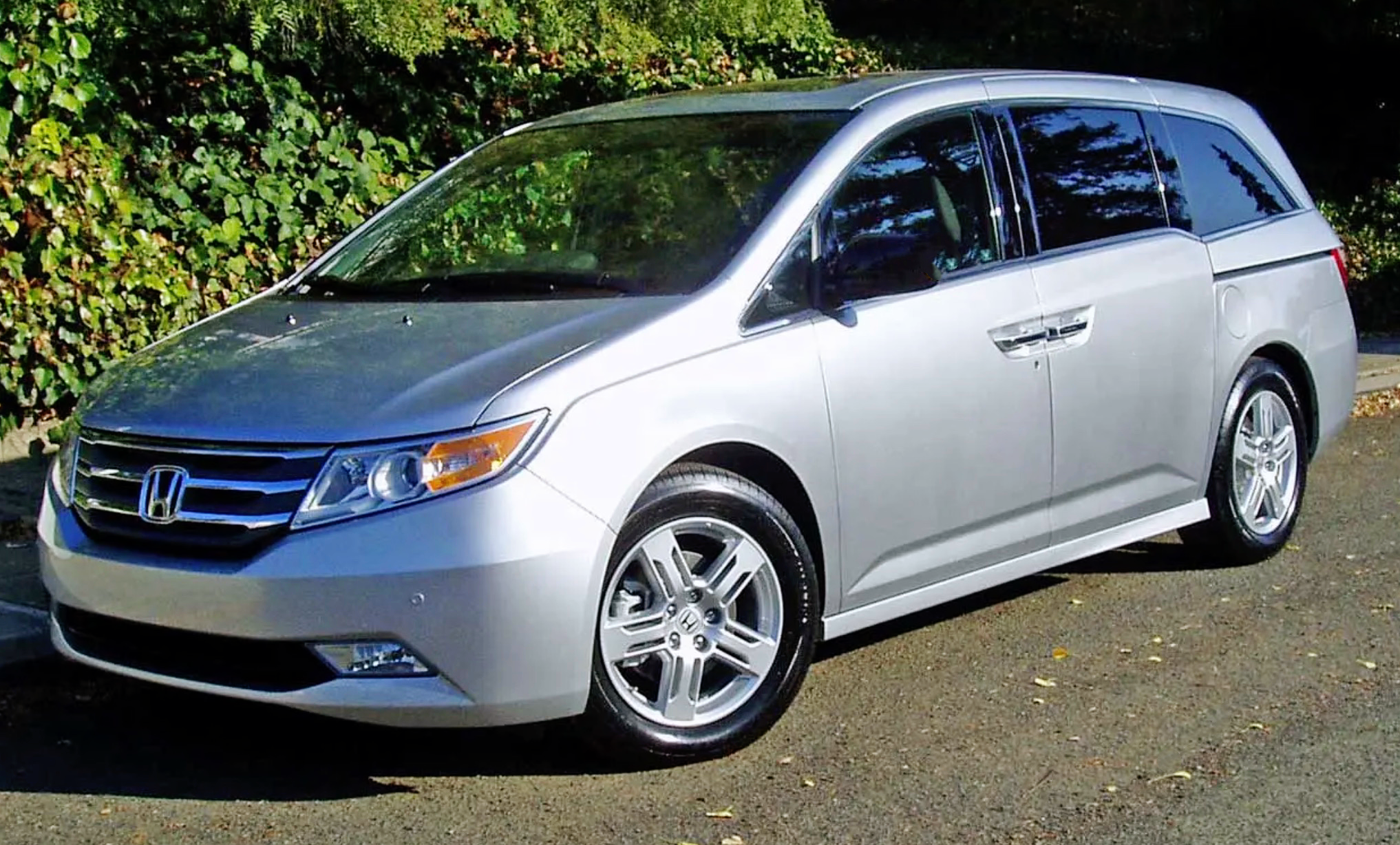 2012 Honda Odyssey EX-L Honda Odyssey, priced at 11,500
