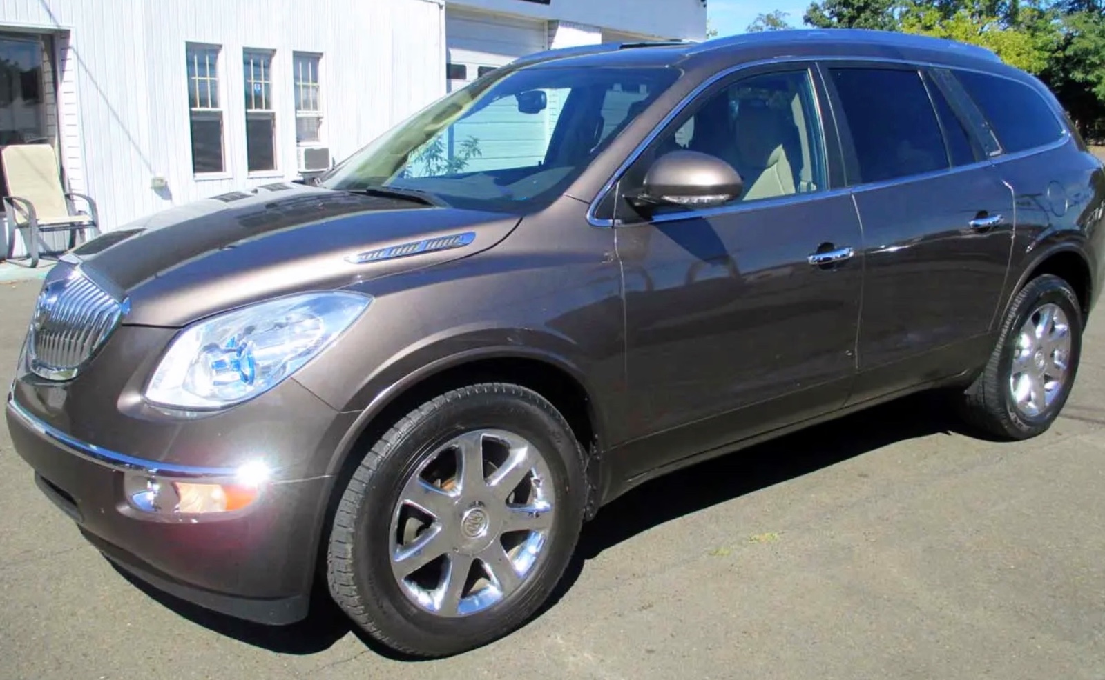 2010 Buick Enclave CXL SUV seven seats, priced at 9,800