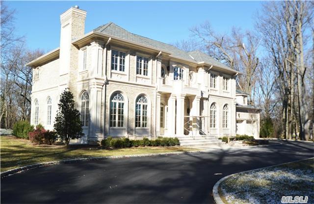 New Construction in the Heart of Roslyn Harbor