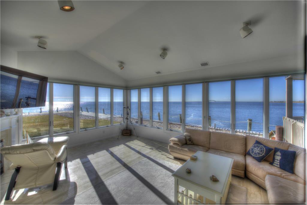 Bay Shore-Waterfront Townhome