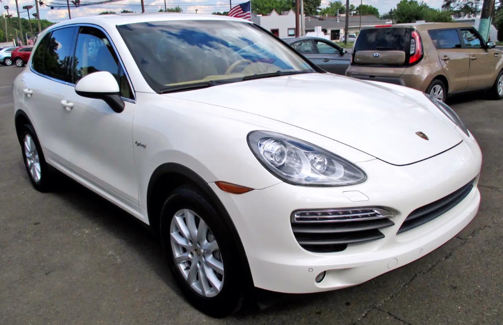 2012 Porsche Cayenne AWD S Hybrid Cayenne gasoline-electric hybrid priced at 22,900
