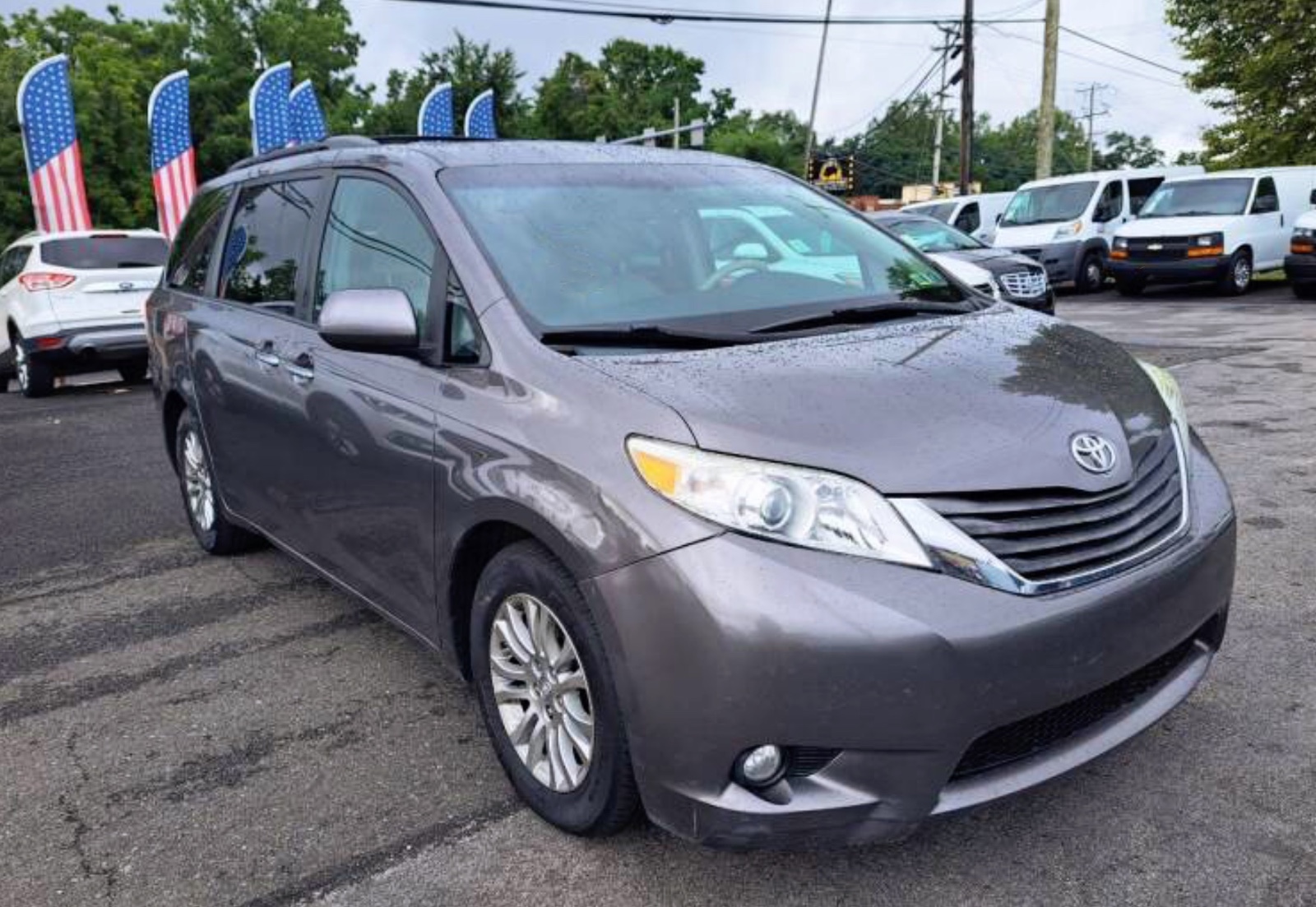 2011 Toyota Sienna XLE/Limited Toyota eight seats, priced at 14,950