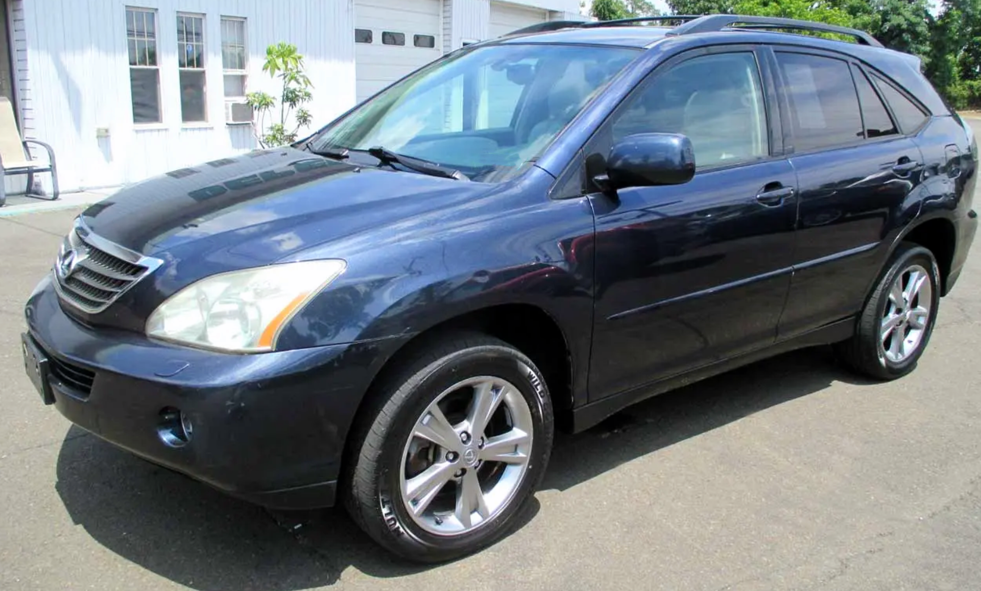 2006 Lexus RX400h Lexus gasoline-electric hybrid SUV priced at 8,900