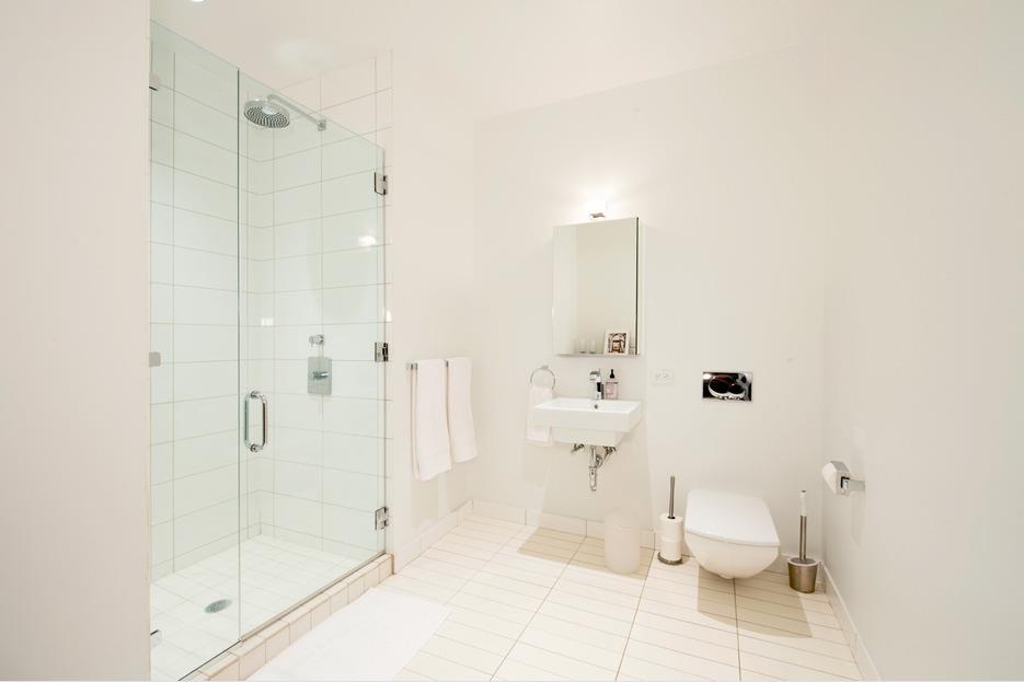 Astonishing 1 Bed Apt with 2 Spa Baths